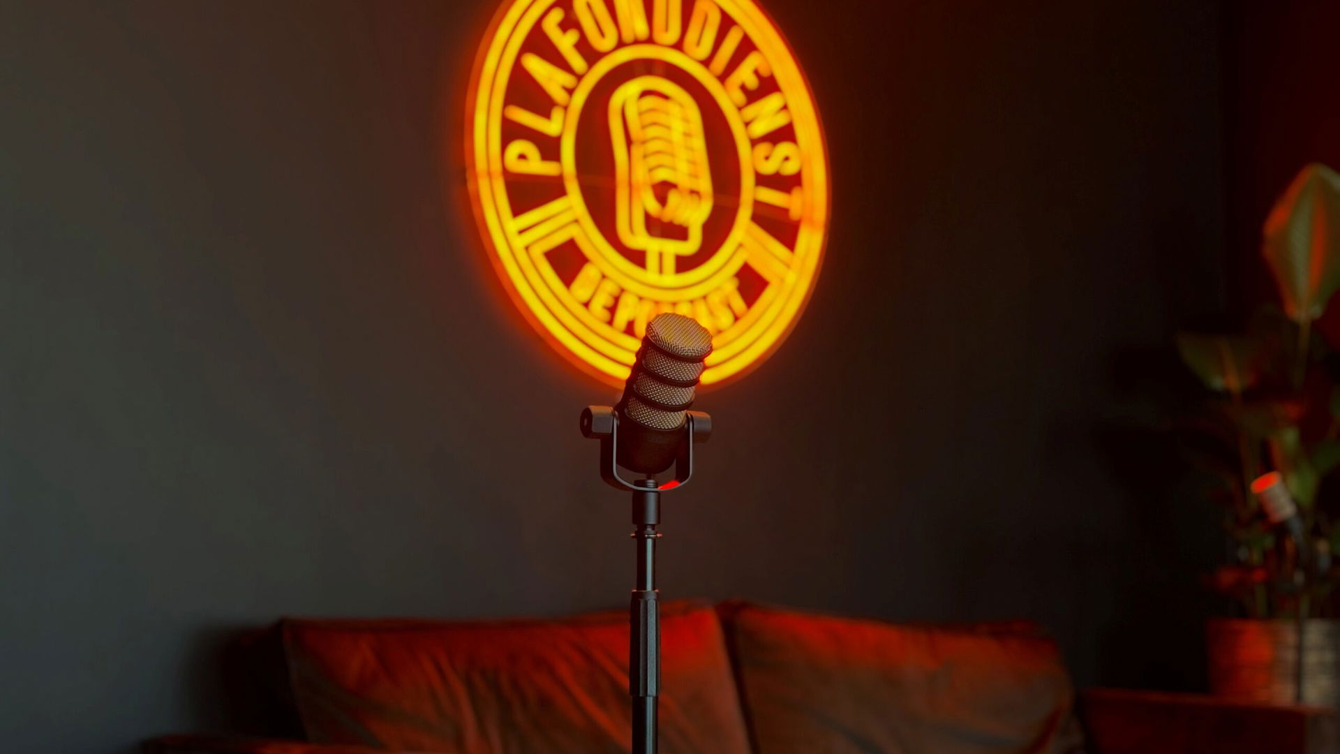 Dé hardstylepodcast keert terug: PLAFONDDIENST seizoen 2 gaat dinsdag van start selecteren Dé hardstylepodcast keert terug: PLAFONDDIENST seizoen 2 gaat dinsdag van start