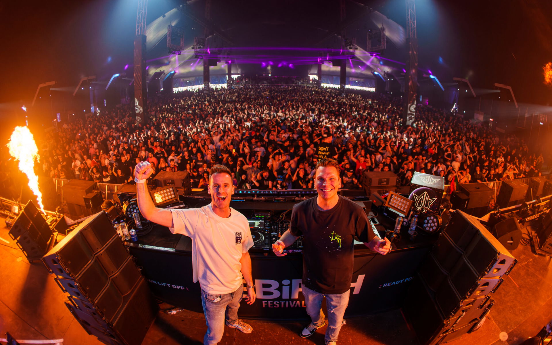 Banner gespot op REBiRTH: '20 Years of D-Block & S-te-Fan'