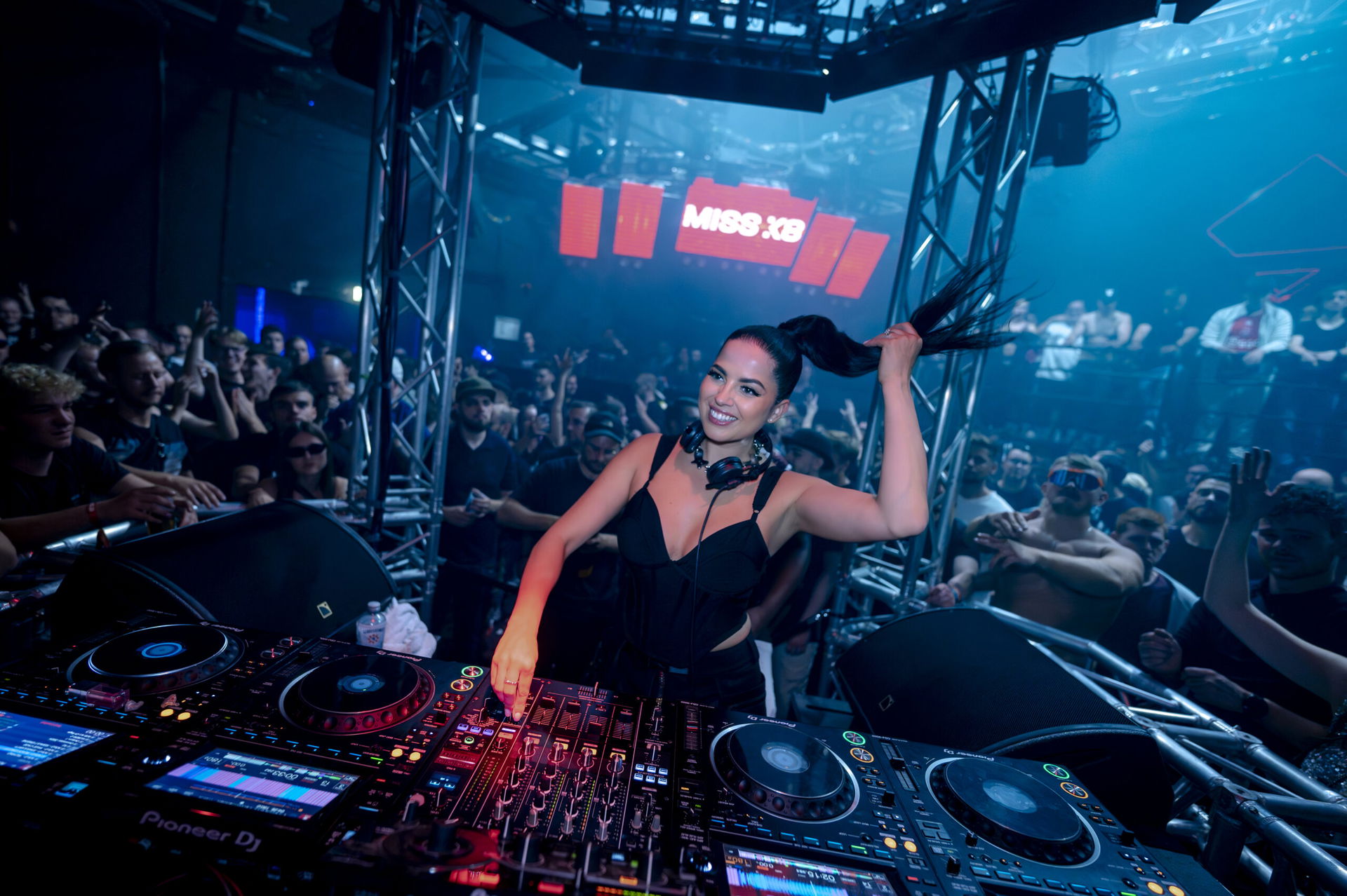 Miss K8 kondigt 6 uur durende set aan in Fabrik Madrid
