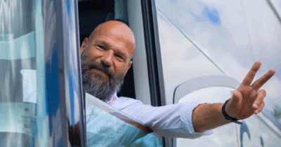 De helden van de weg: deze chauffeurs maken jouw festivalreis met Eleven Travel legendarisch