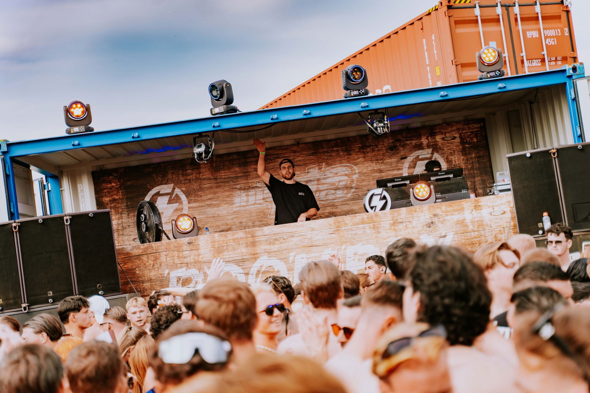 Van drumstel tot droomdebuut: Unique over zijn eerste festivals