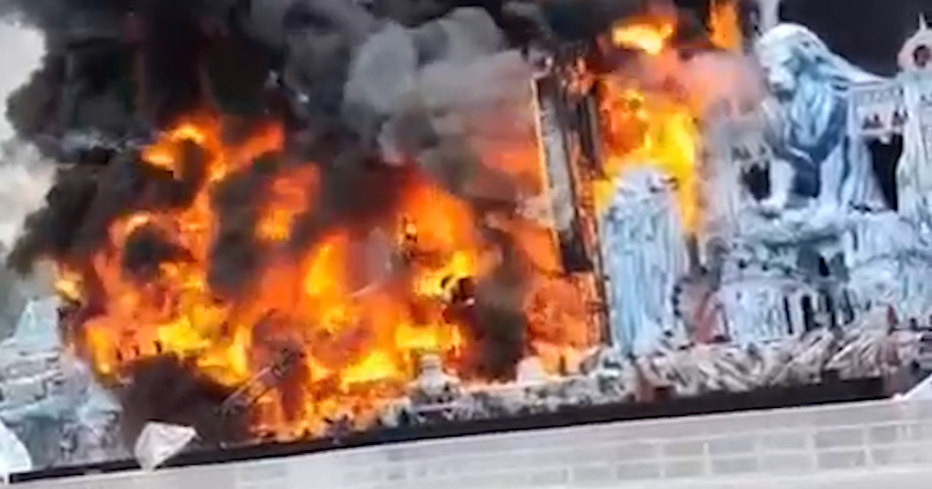 tomorrowland mainstage brand vuur fire 2025